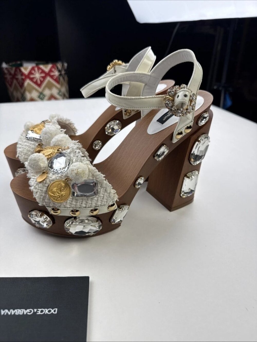 Dolce and Gabbana Sandals Women Whites Linen With Charms And Jewels Sz 39 (8)